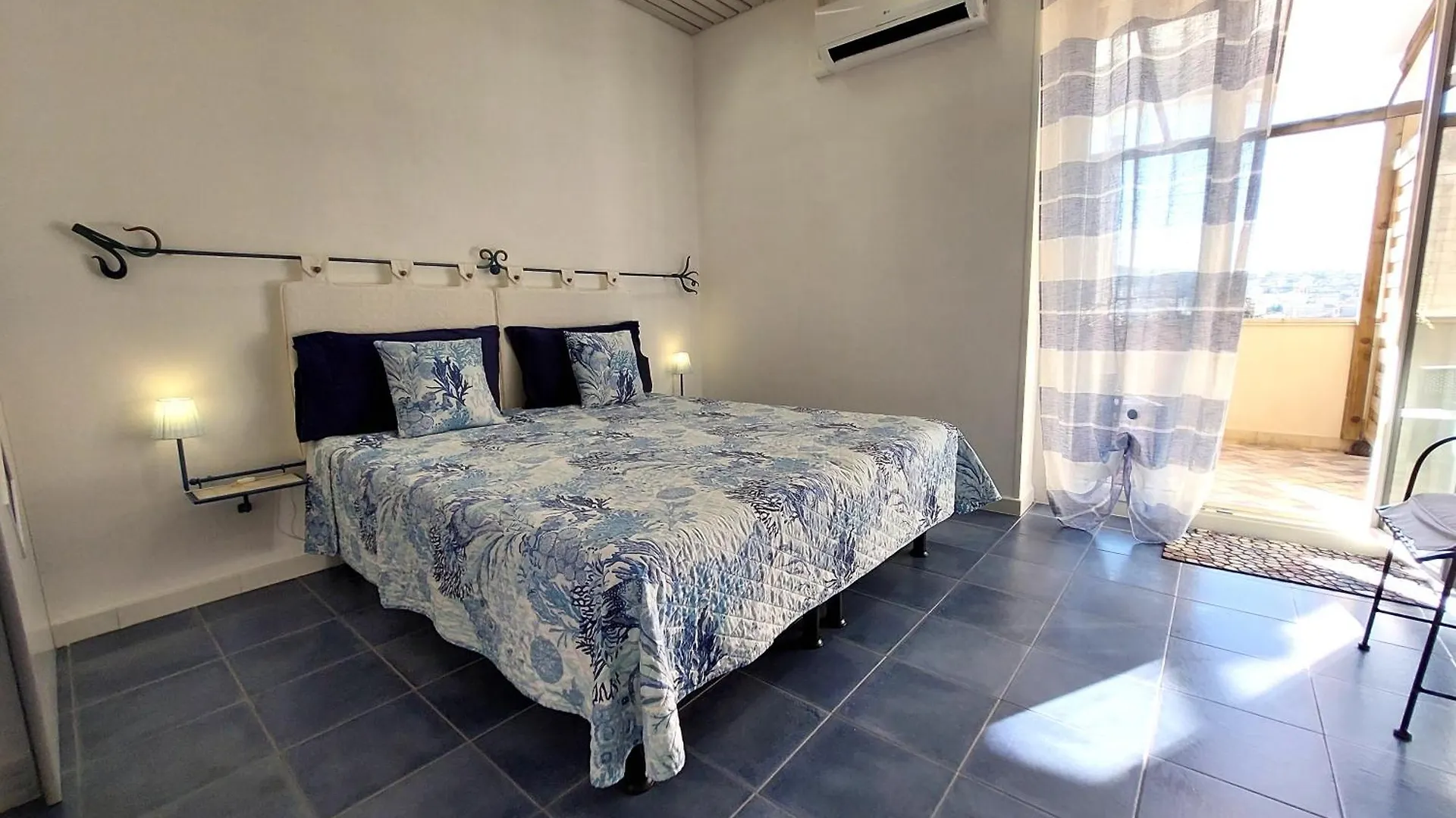 Nughe 'E' Oro Guesthouse Nuoro  Bed & Breakfast